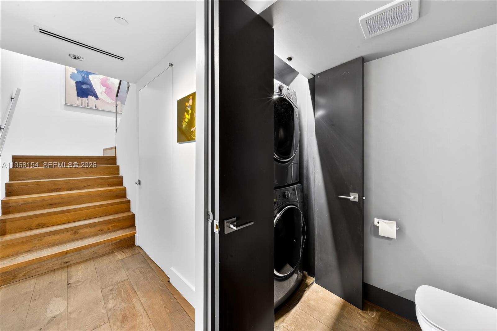 BLUE CONDO - Residential Lease