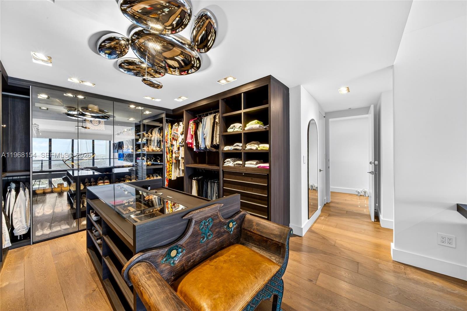 BLUE CONDO - Residential Lease