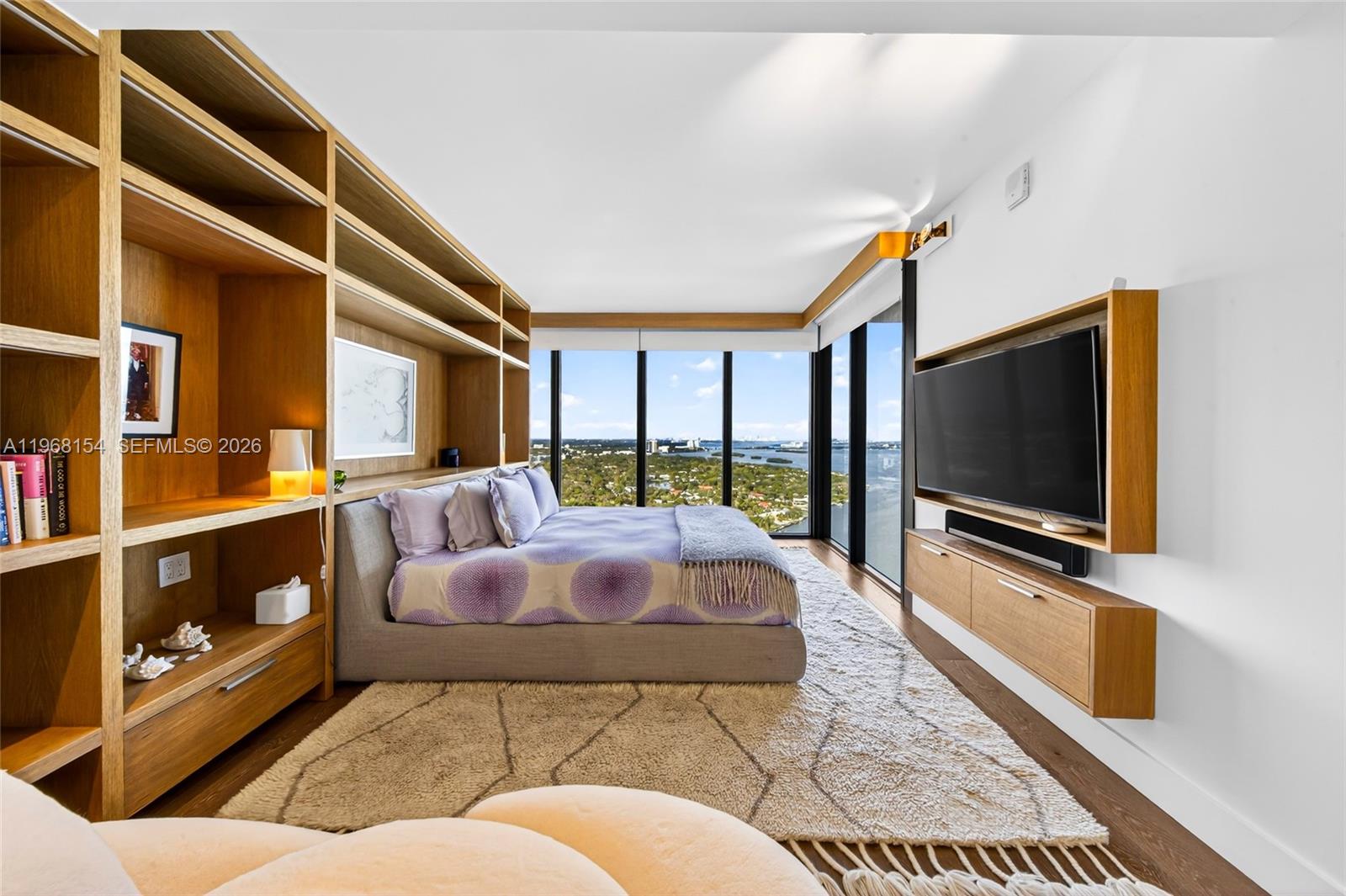 BLUE CONDO - Residential Lease