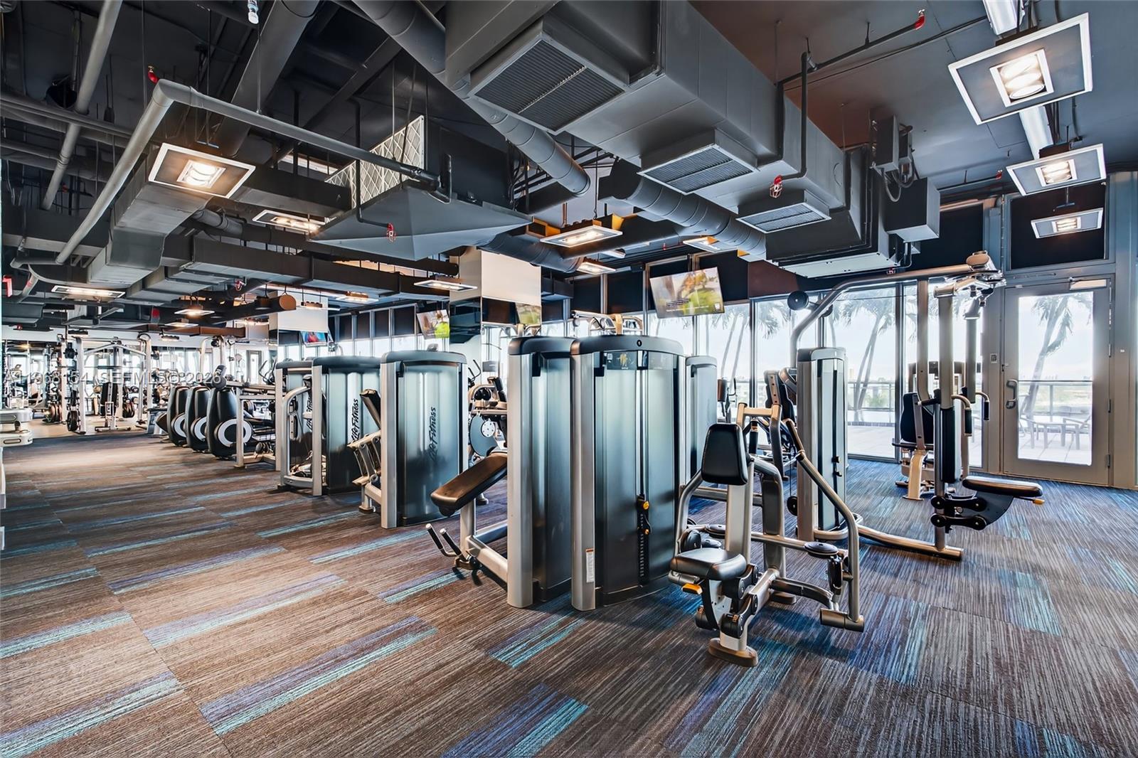 BLUE CONDO - Residential Lease