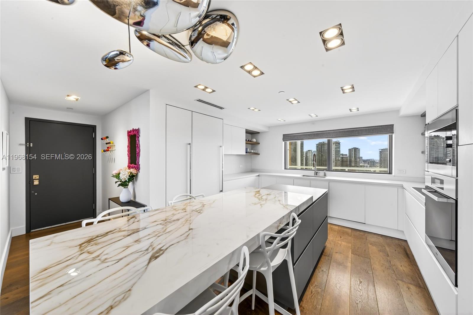 BLUE CONDO - Residential Lease