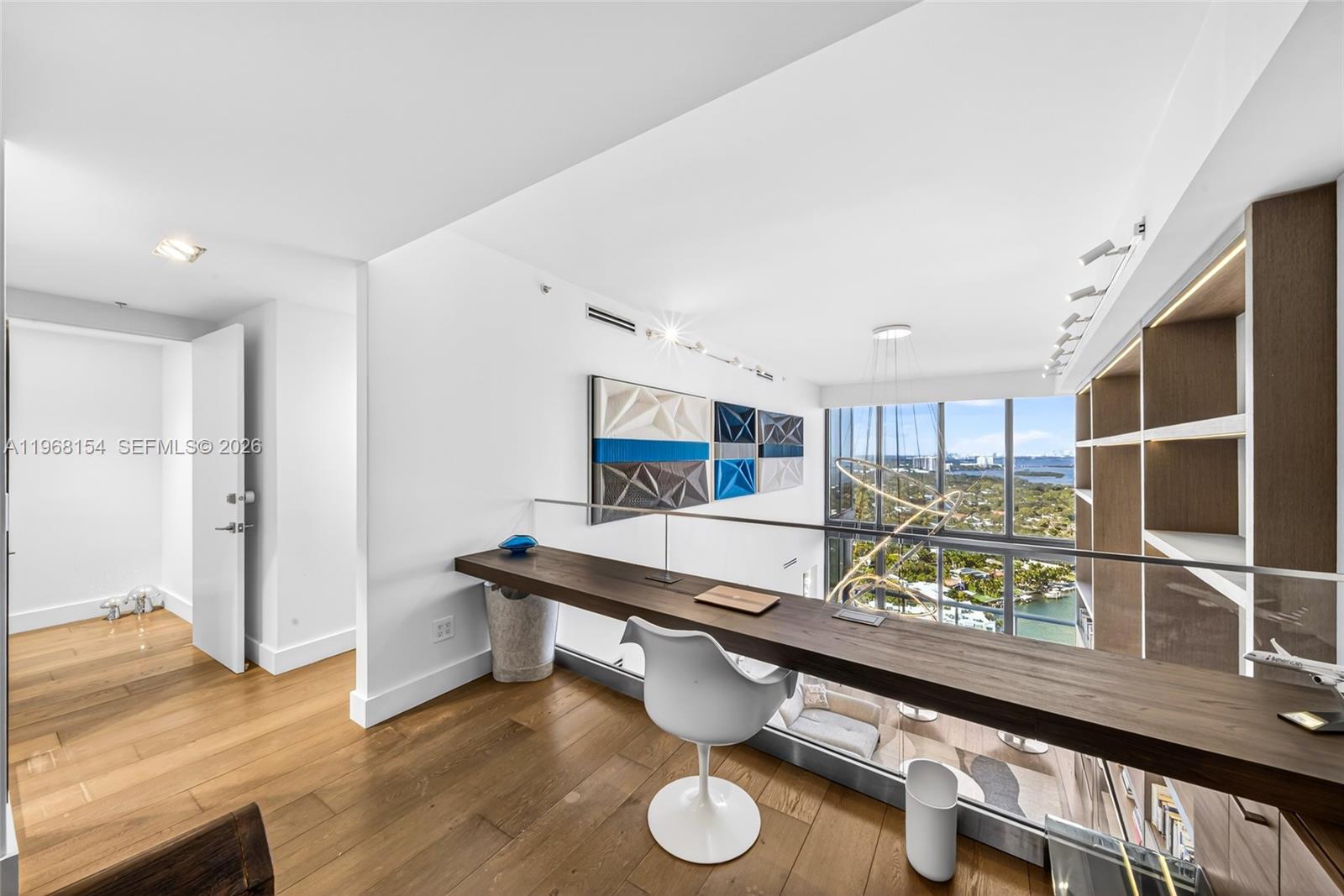 BLUE CONDO - Residential Lease