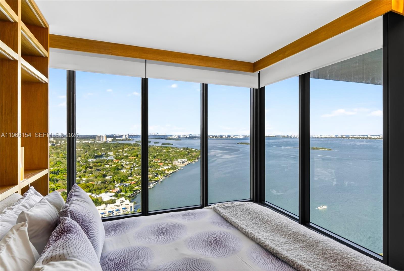 BLUE CONDO - Residential Lease