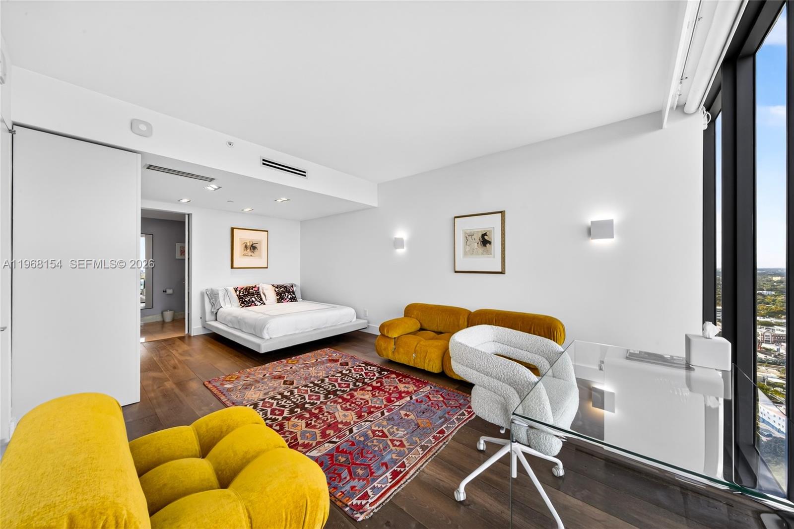 BLUE CONDO - Residential Lease