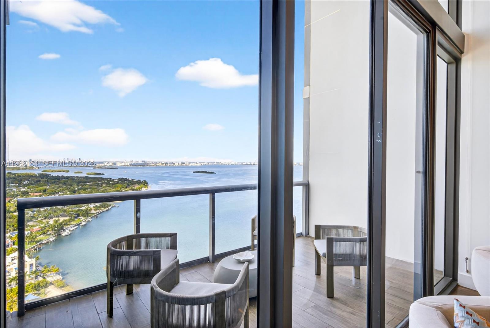 BLUE CONDO - Residential Lease