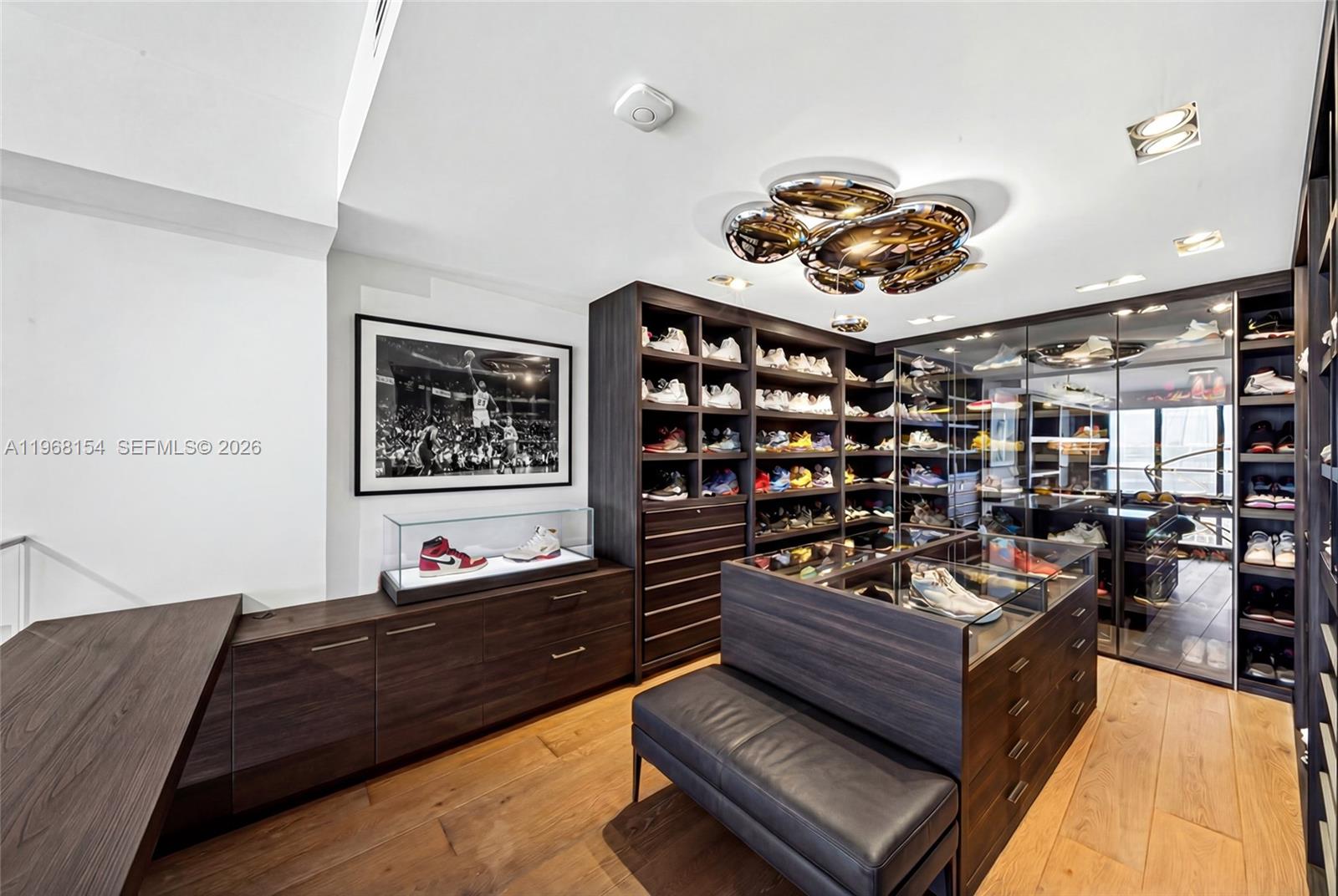 BLUE CONDO - Residential Lease