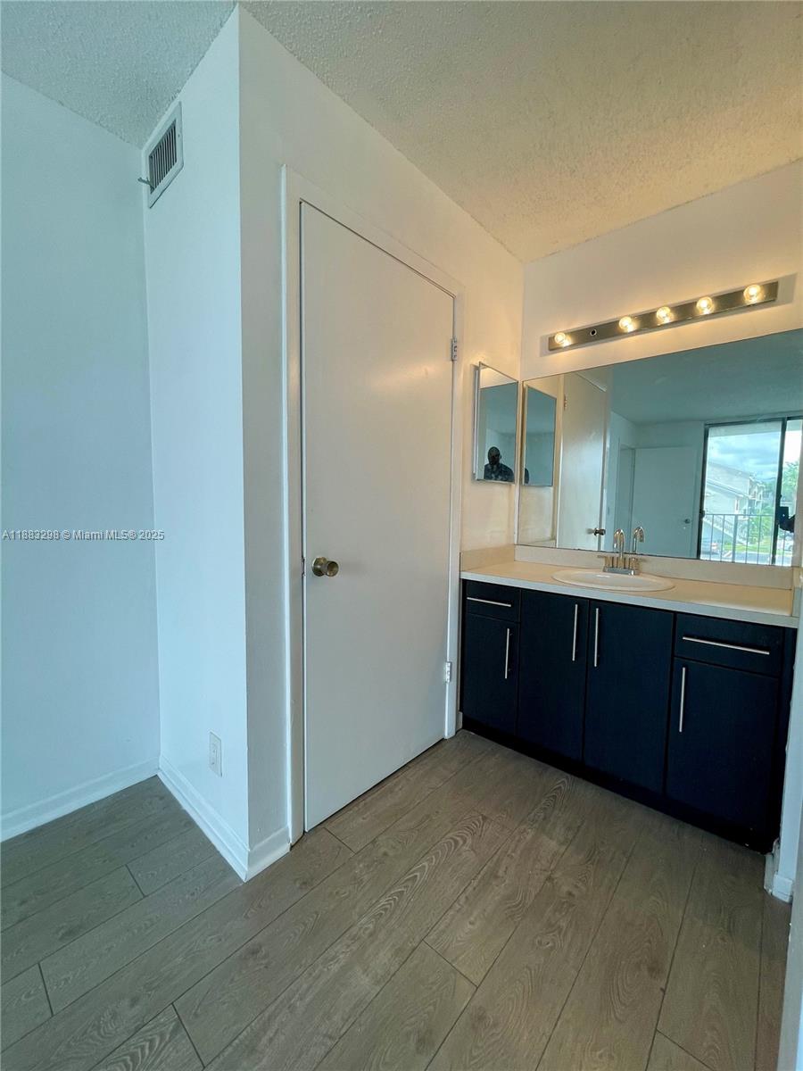 CLEAR LAKE CLUB CONDO - Residential Lease