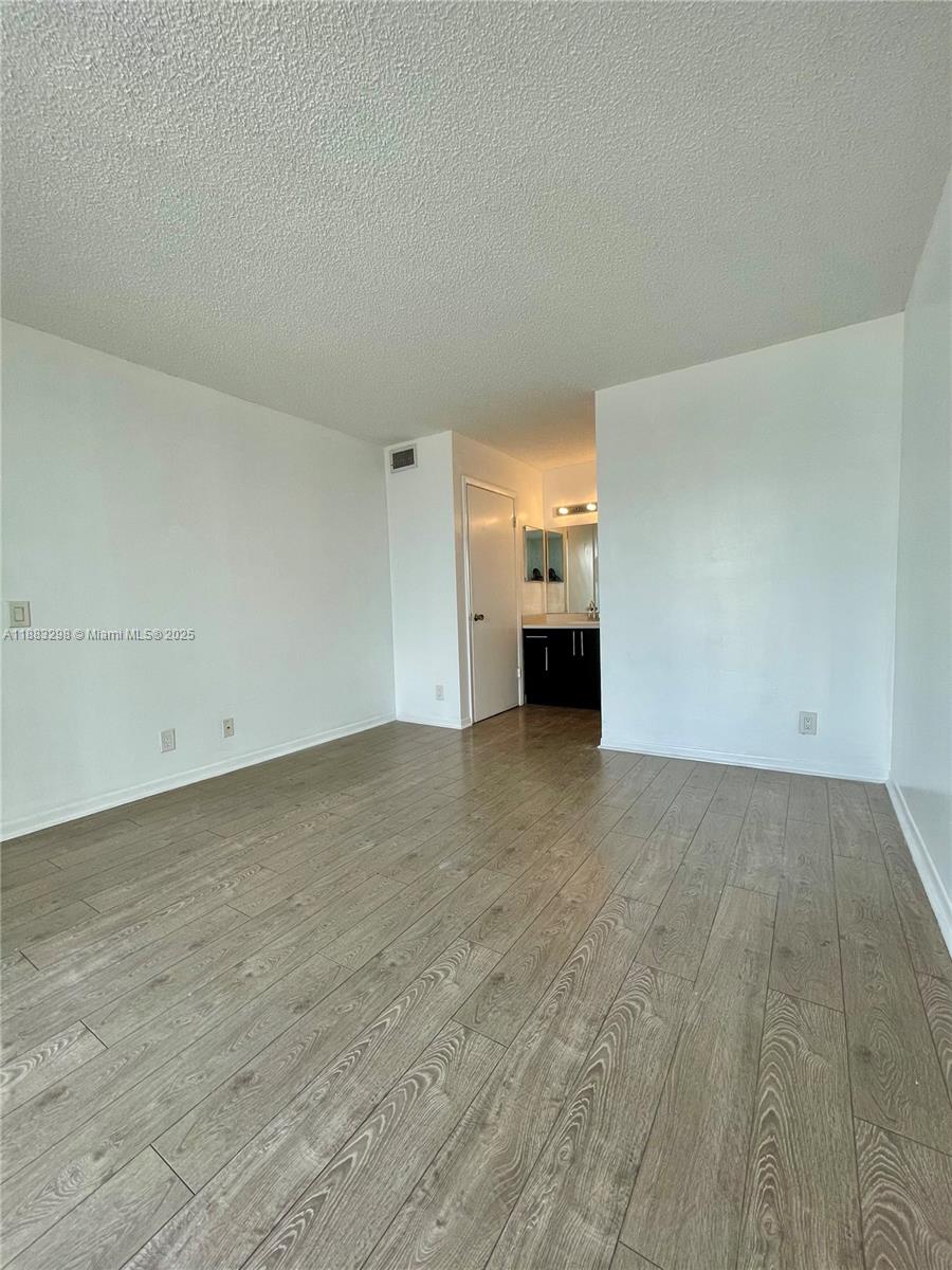 CLEAR LAKE CLUB CONDO - Residential Lease