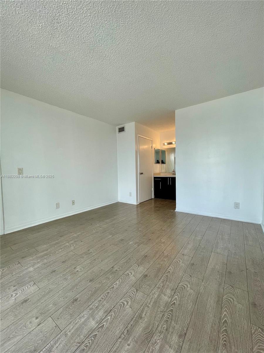CLEAR LAKE CLUB CONDO - Residential Lease