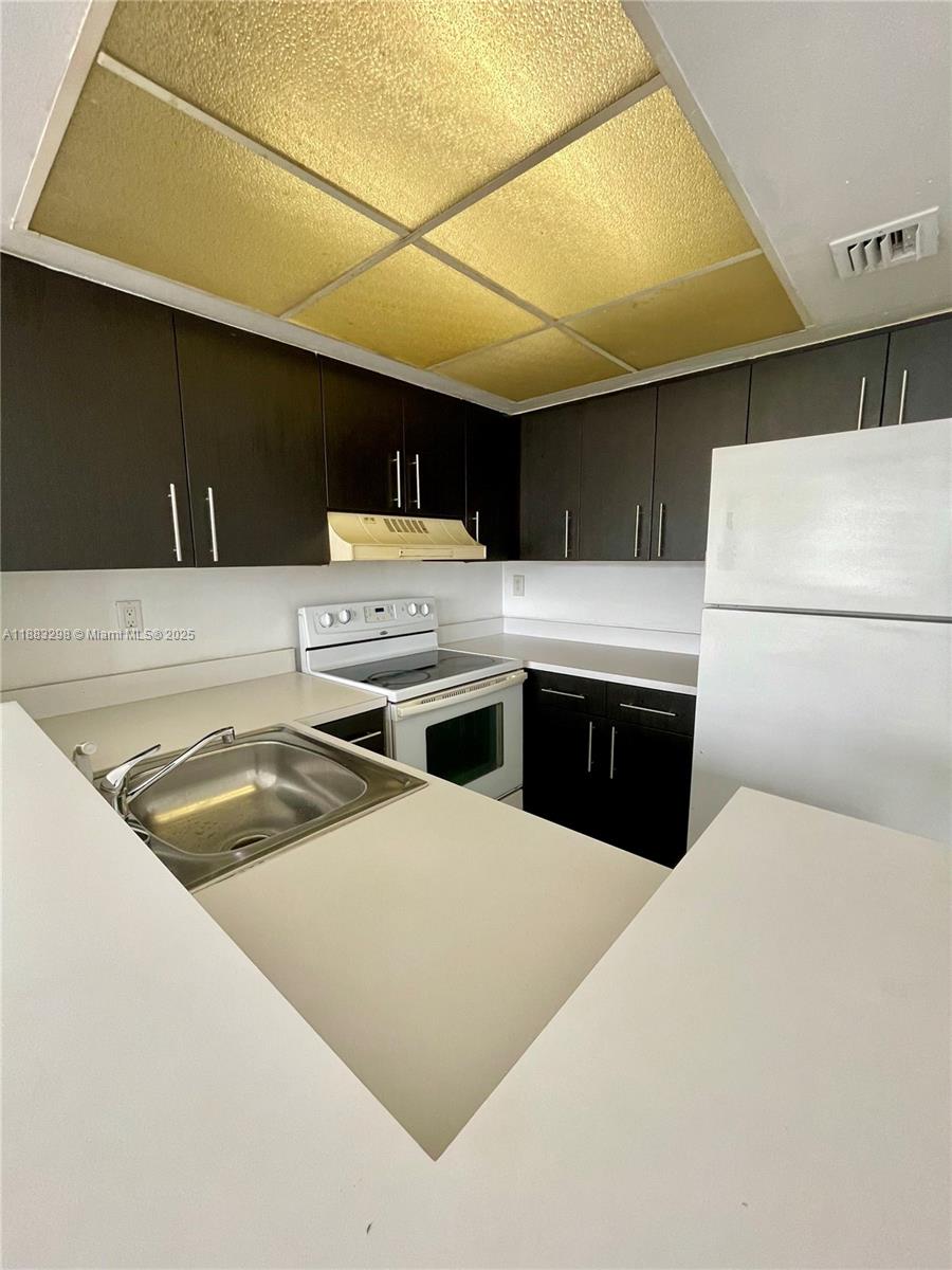 CLEAR LAKE CLUB CONDO - Residential Lease