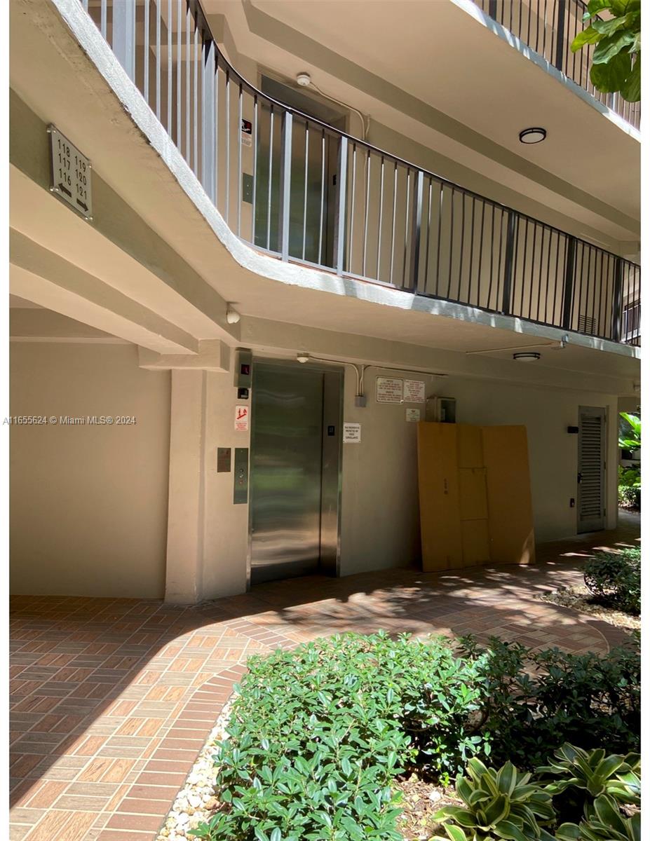 HORIZONS WEST CONDO #7 - Residential Lease