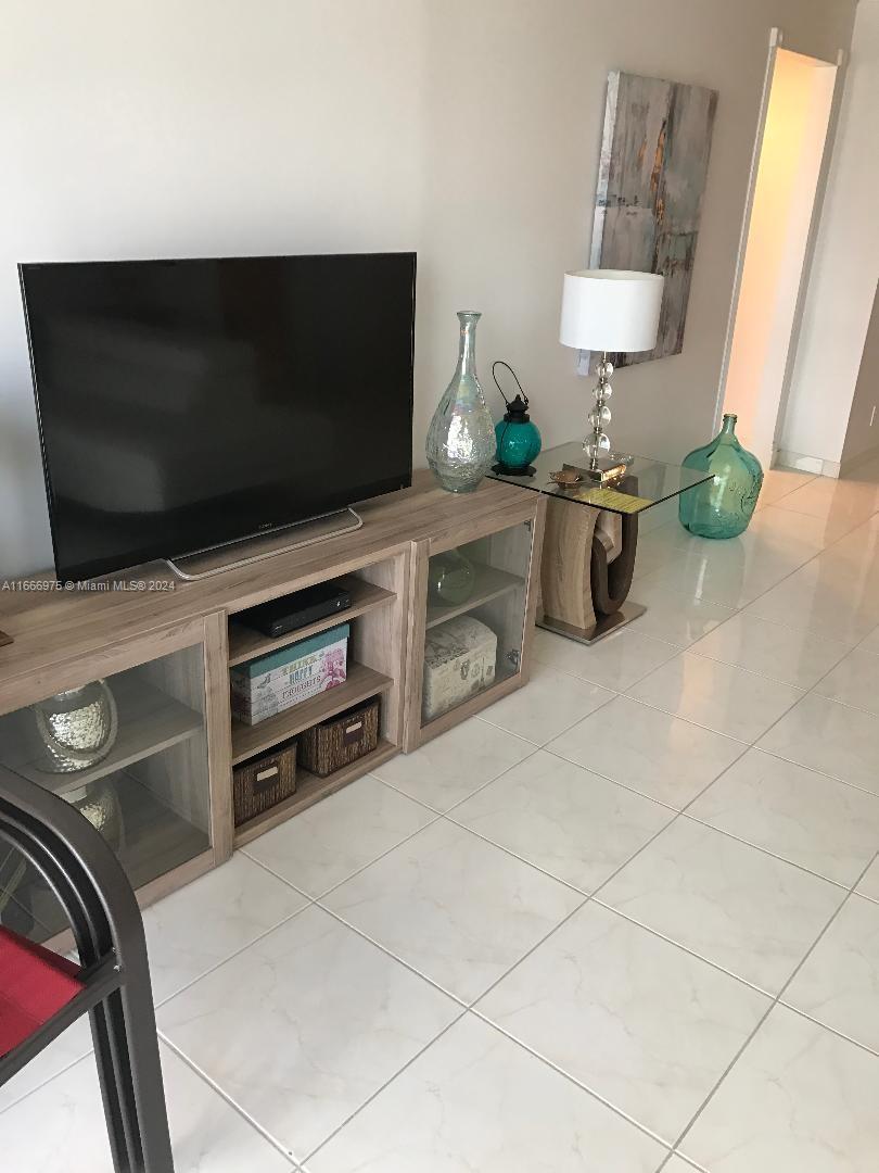 PARKER PLAZA CONDO ESTATE - Residential Lease