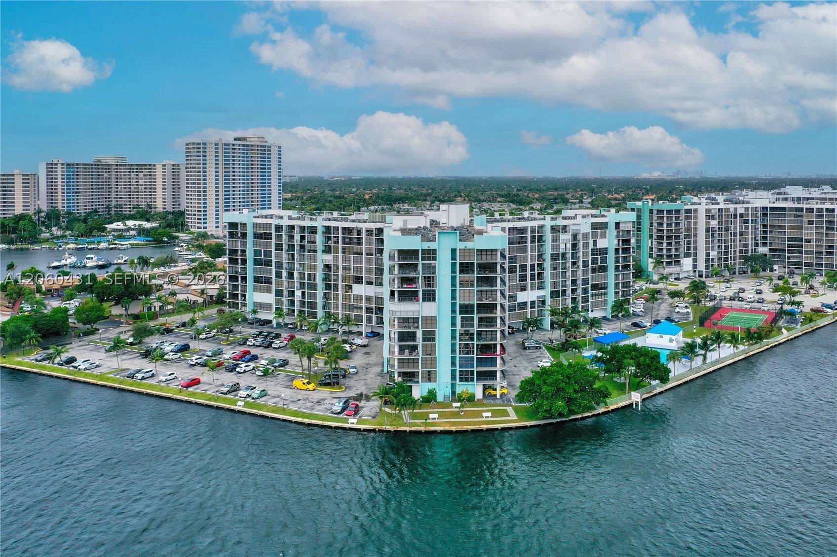 200 Leslie Dr 329