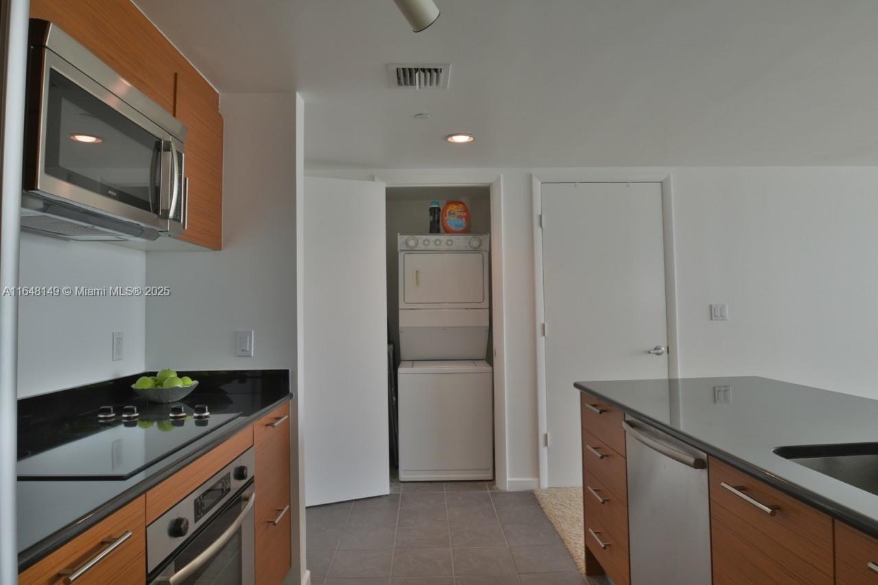 50 BISCAYNE CONDO - Residential Lease