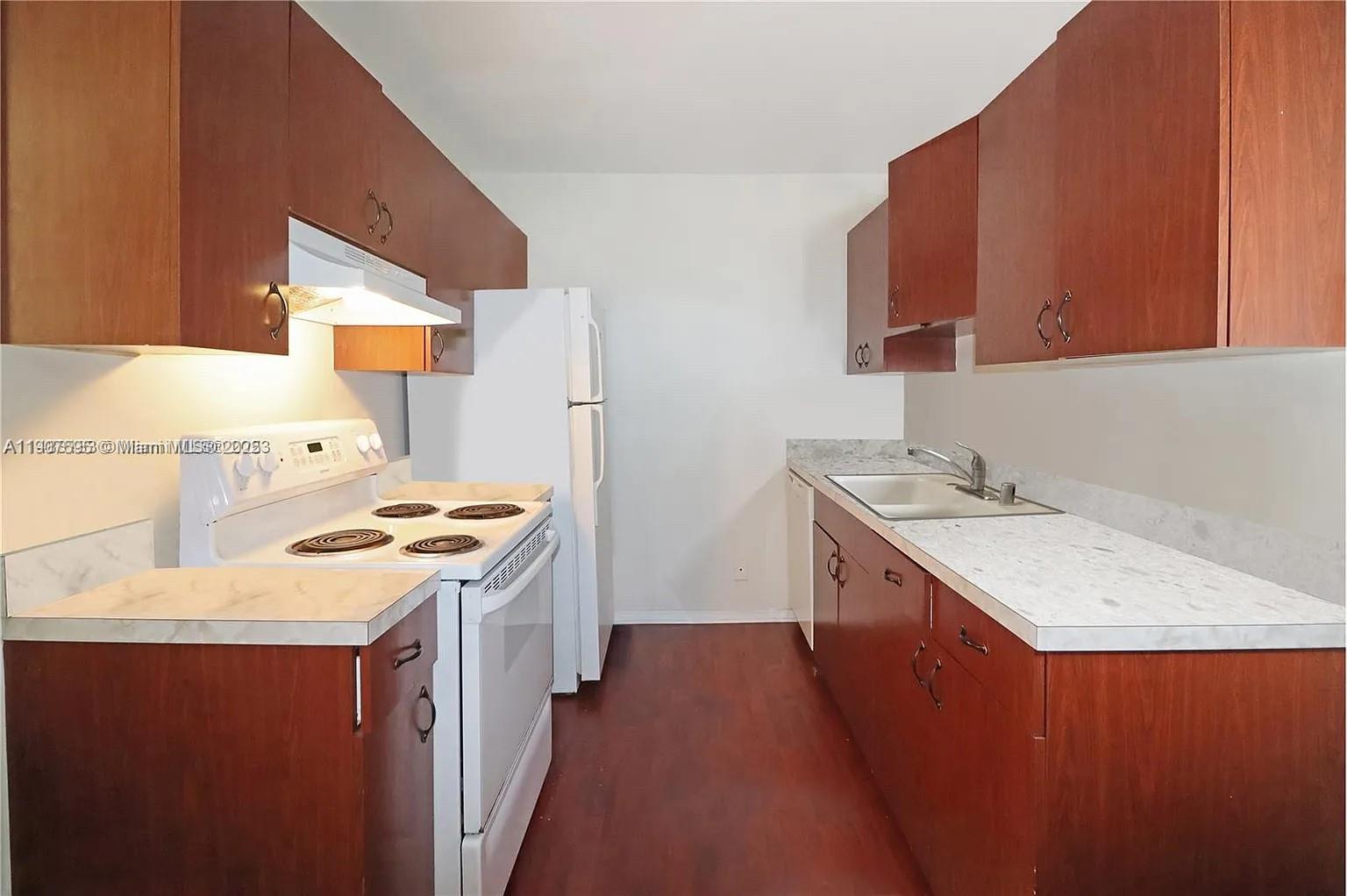 CUTLER CREEK VILLAGE COND - Residential