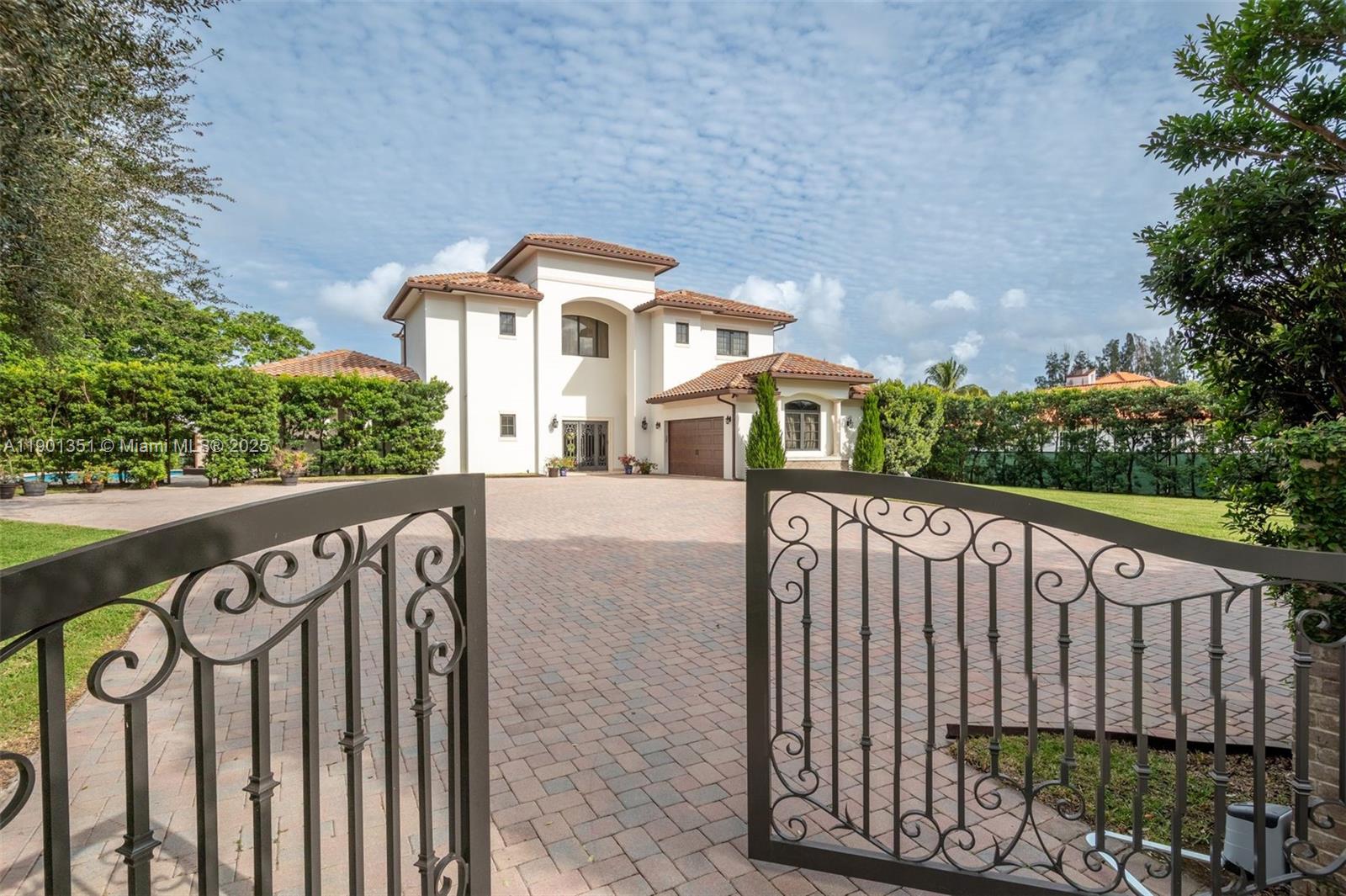 View photos, virtual tours, details... 18951 SW 53rd St