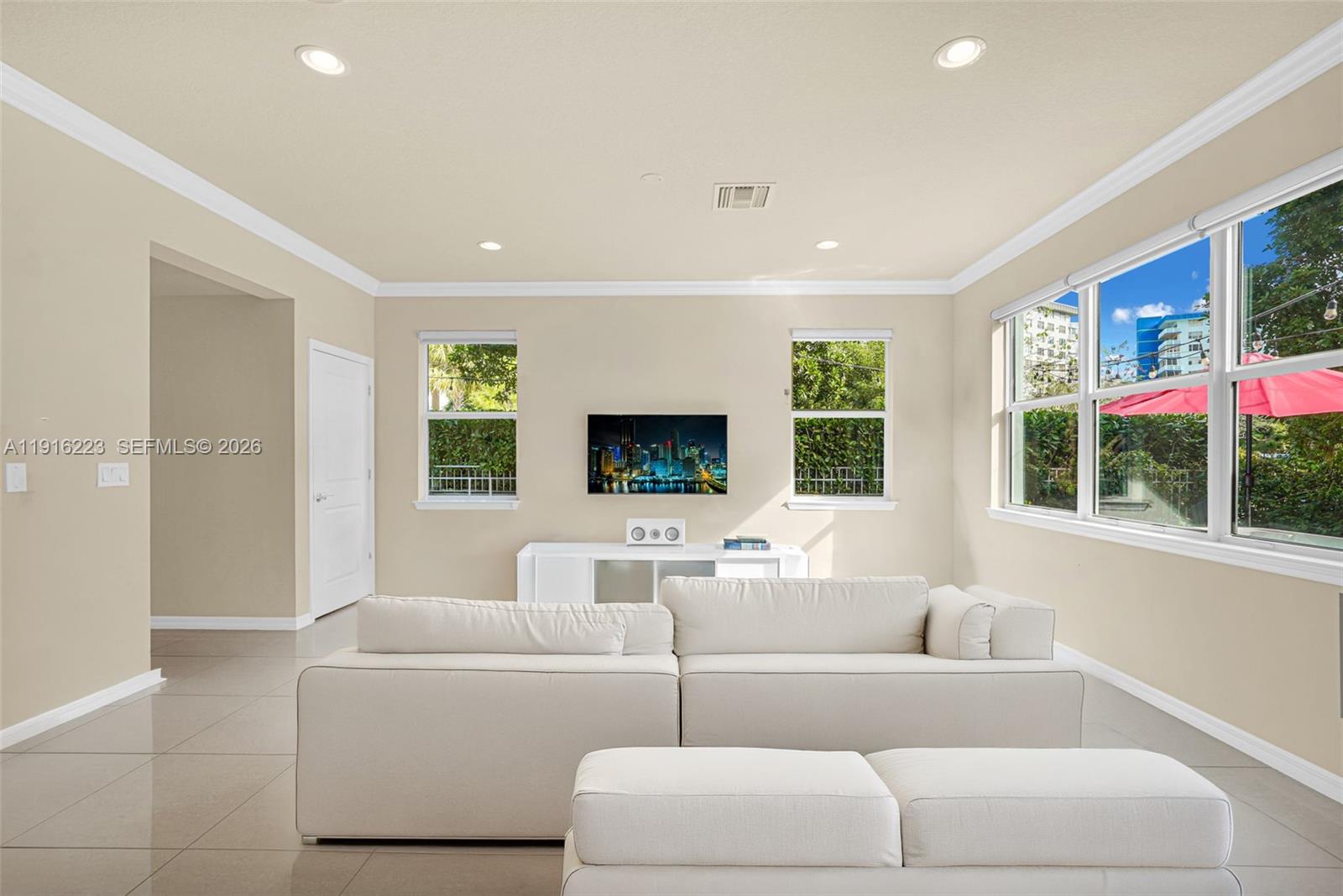 HILLCREST COUNTRY CLUB NO - Residential