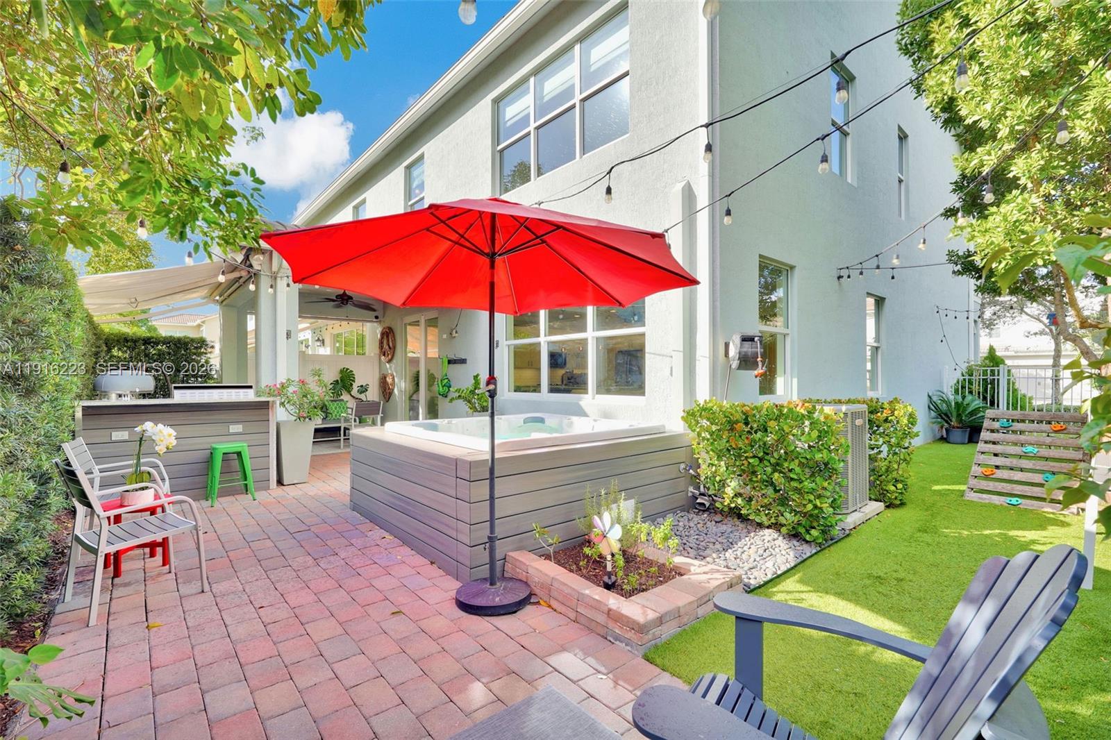 HILLCREST COUNTRY CLUB NO - Residential