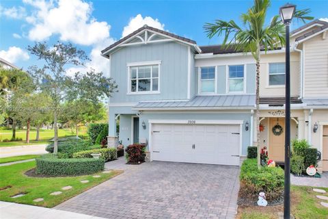 3936 Mahogany Ln Hollywood FL 33021