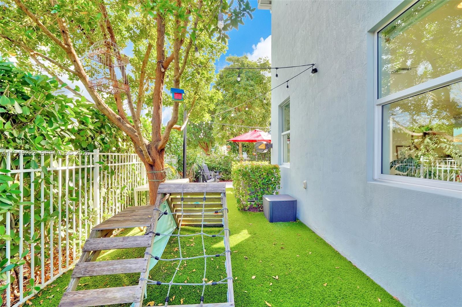 HILLCREST COUNTRY CLUB NO - Residential