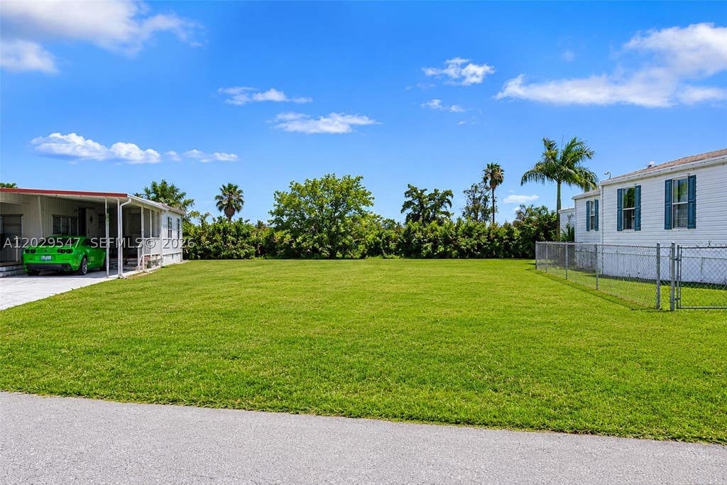 Photo of 8520 SW 21st Ct, Davie, FL 33324 (MLS # A12029547)