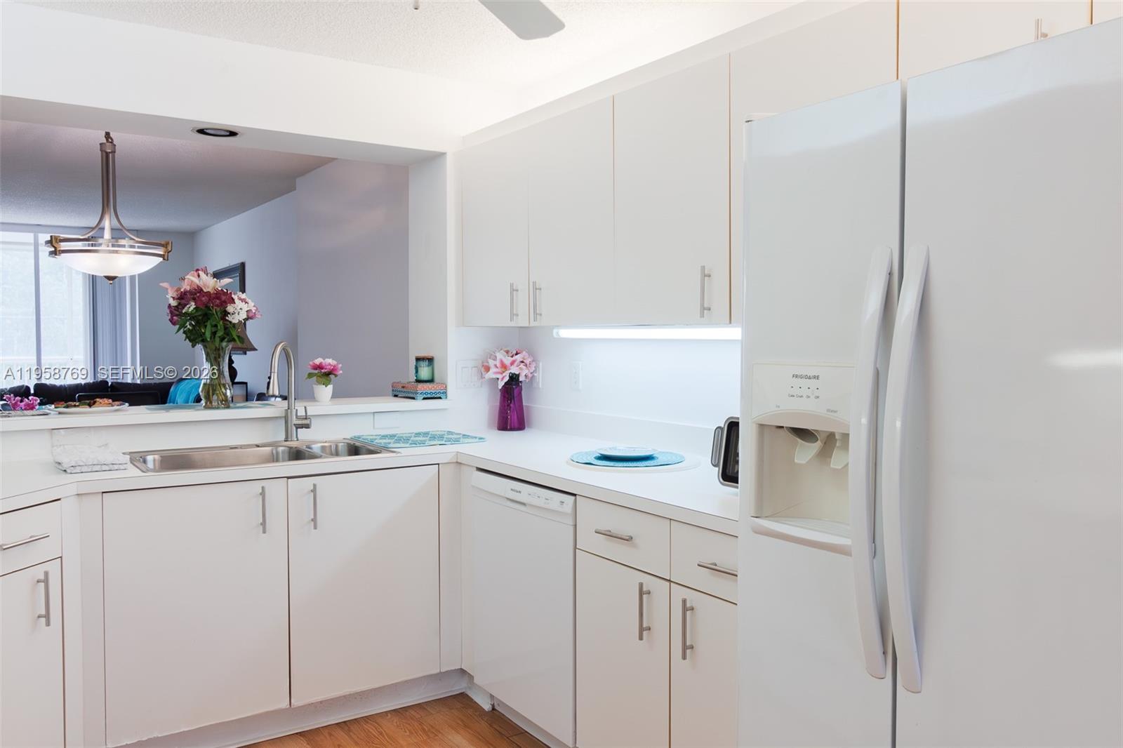 TRENT CONDOMINIUM G - Residential