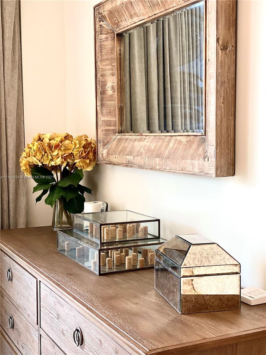 OCEAN HOUSE CONDO - Residential