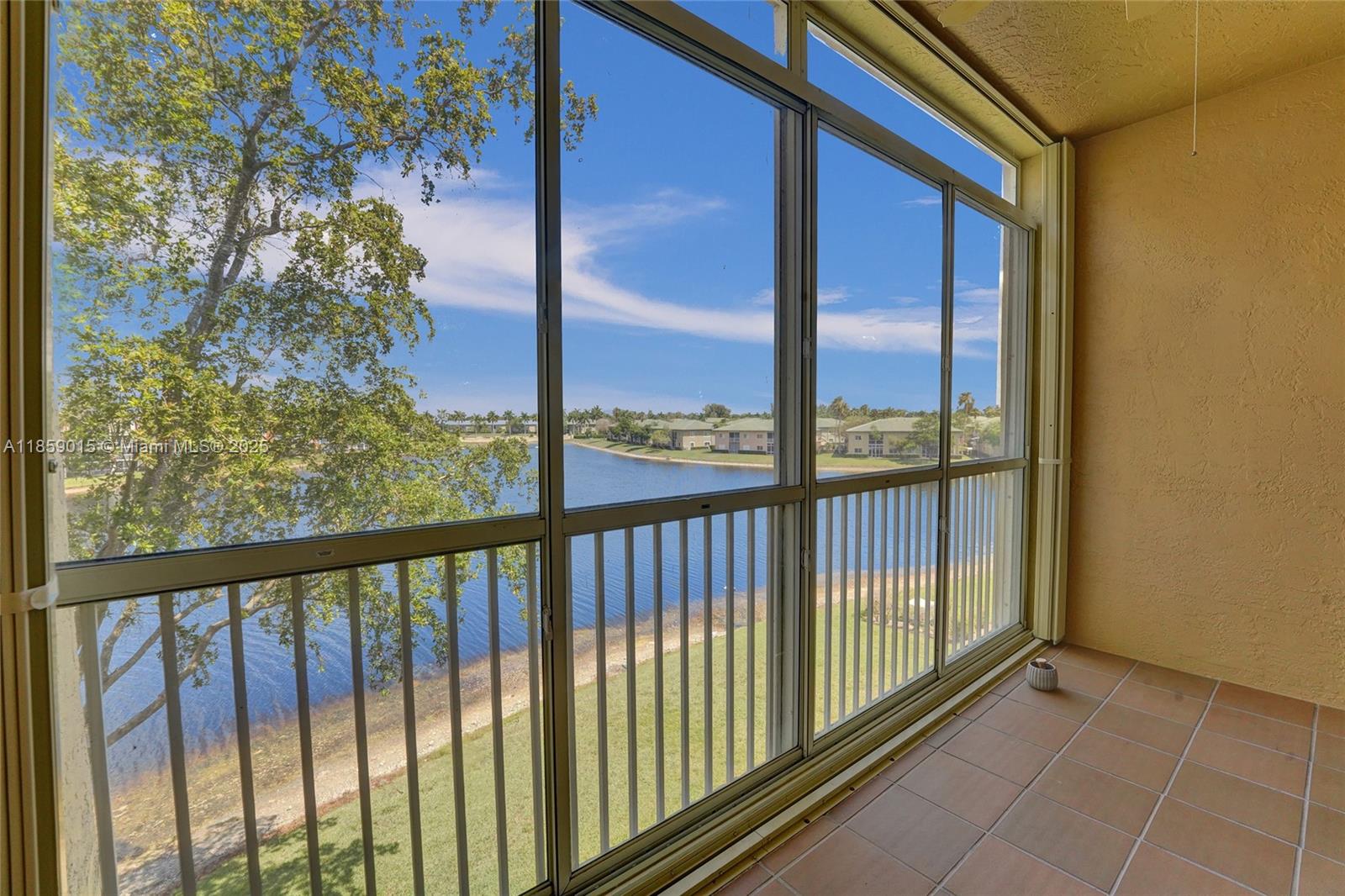 SOUTHAMPTON CONDOMINIUM G - Residential