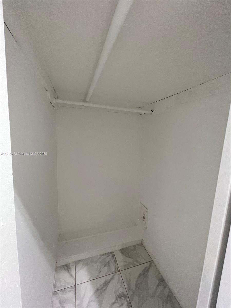 BISC LAKE GARDENS CONDO N - Residential Lease