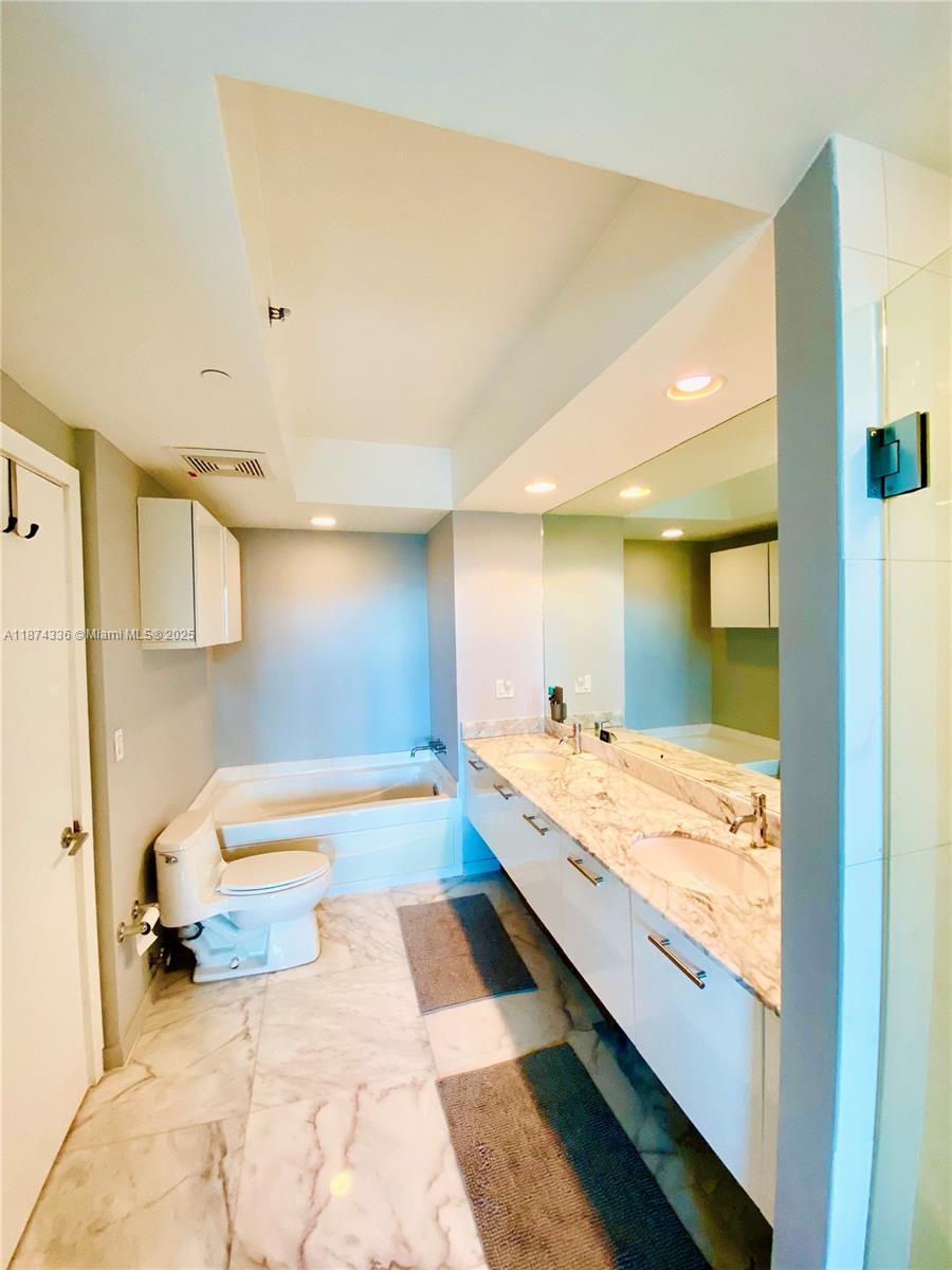 500 BRICKELL EAST CONDO - Residential Lease