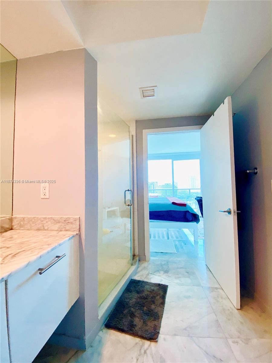 500 BRICKELL EAST CONDO - Residential Lease