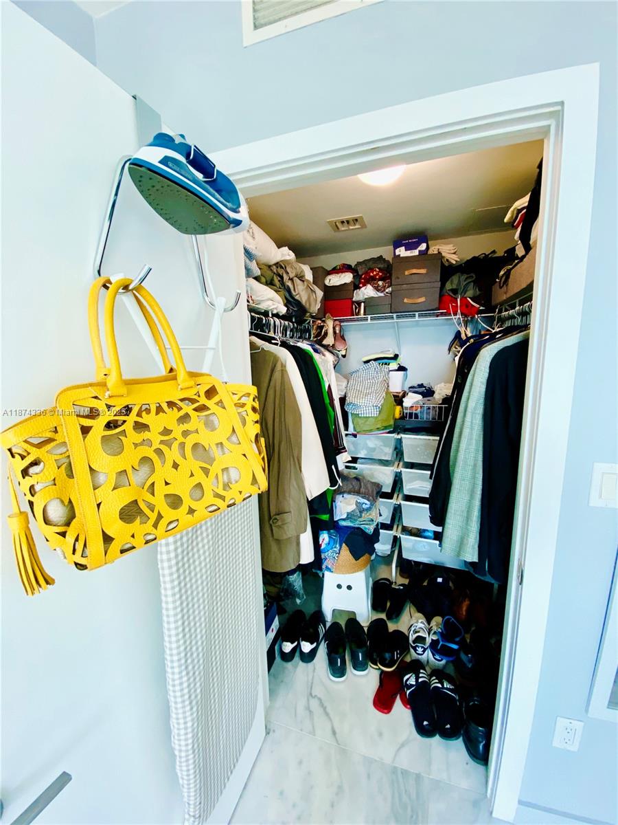 500 BRICKELL EAST CONDO - Residential Lease