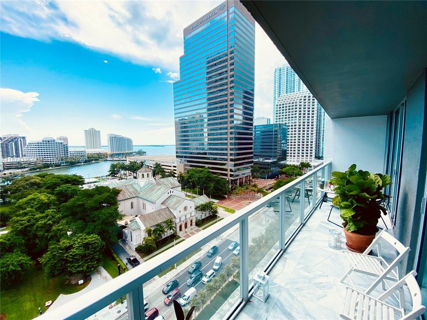 Fully Furnished Move In Ready Unit on the 12th floor of the modern and elegant building, 500 Brickell. 1 bedroom & 1 Bath located in the heart of the Financial District. Walk in distance to Brickell City Centre, Mary Brickell Village, Kaseya Center, and great restaurants and bars. Modern kitchen cabinetry with dining room and ample living room. Come see what this unit and building have to offer!