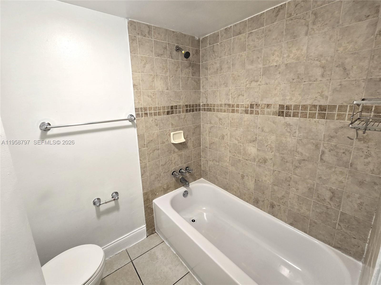 HERITAGE CIRCLE CONDO - Residential