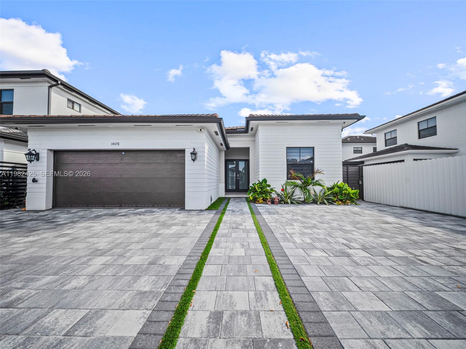 CORAL WAY BY LUXCOM - Residential