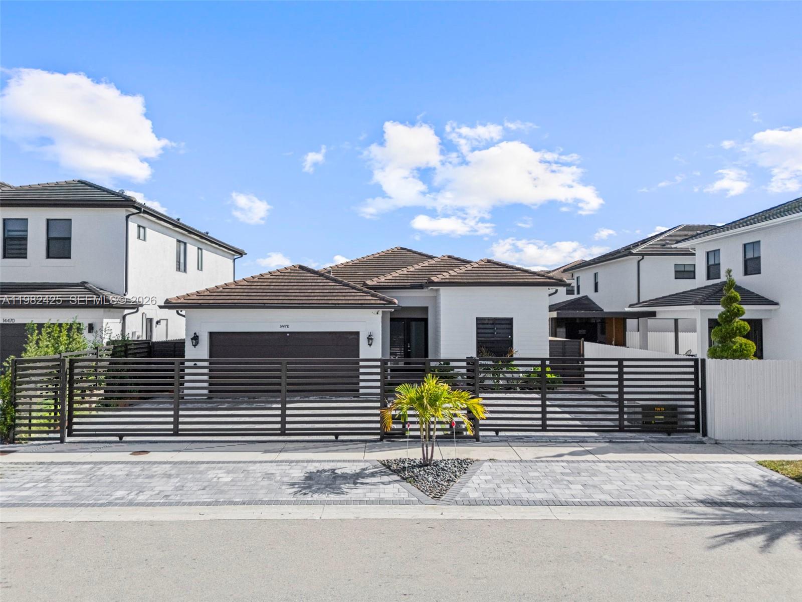 CORAL WAY BY LUXCOM - Residential