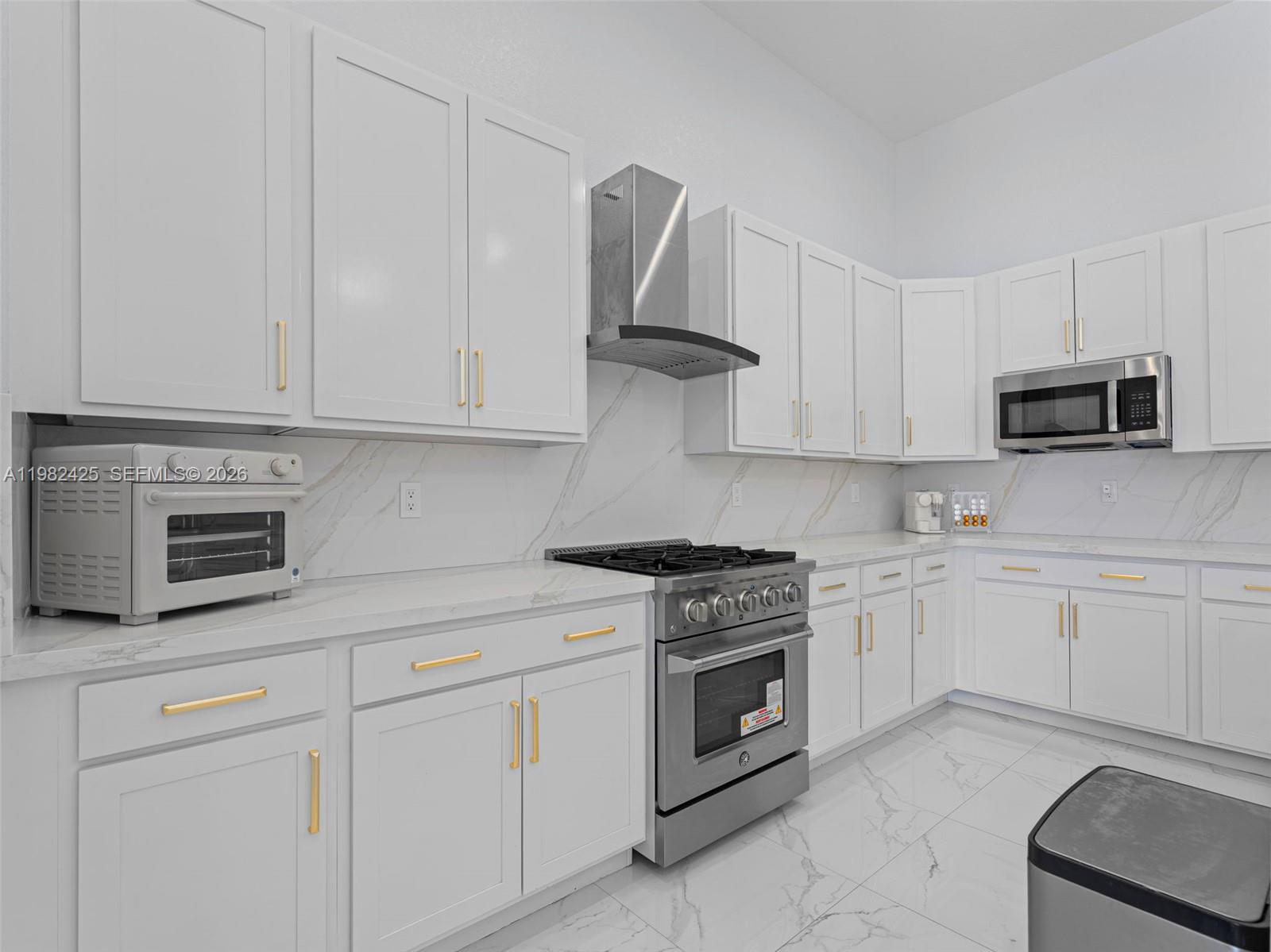 CORAL WAY BY LUXCOM - Residential