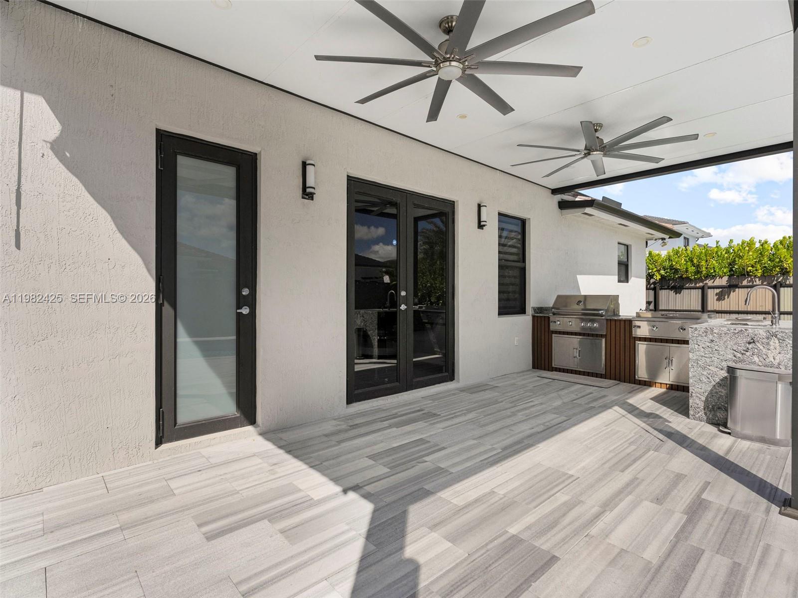 CORAL WAY BY LUXCOM - Residential