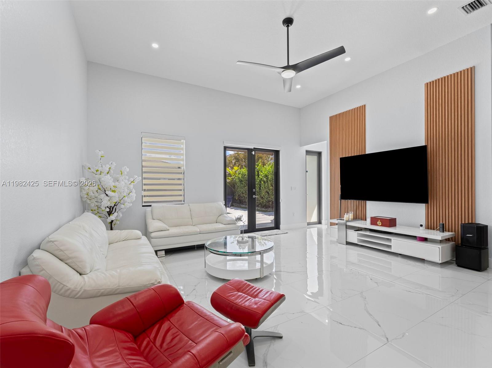 CORAL WAY BY LUXCOM - Residential