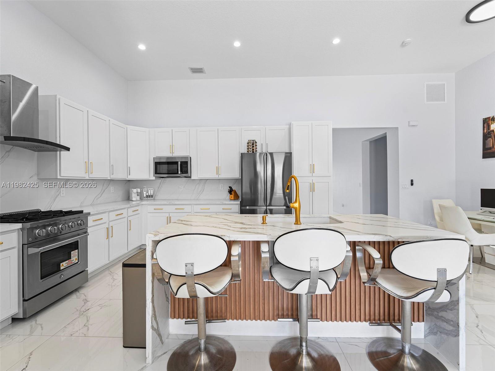 CORAL WAY BY LUXCOM - Residential