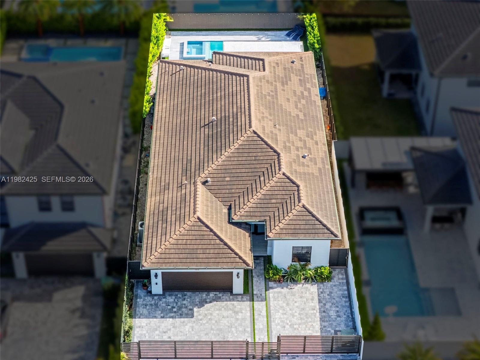 CORAL WAY BY LUXCOM - Residential