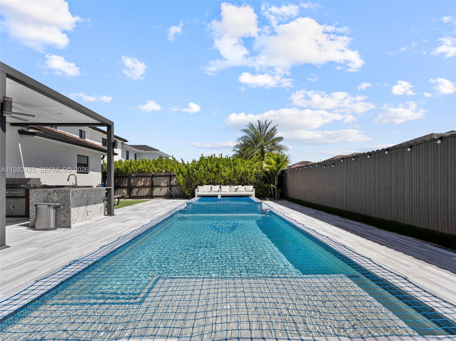 CORAL WAY BY LUXCOM - Residential