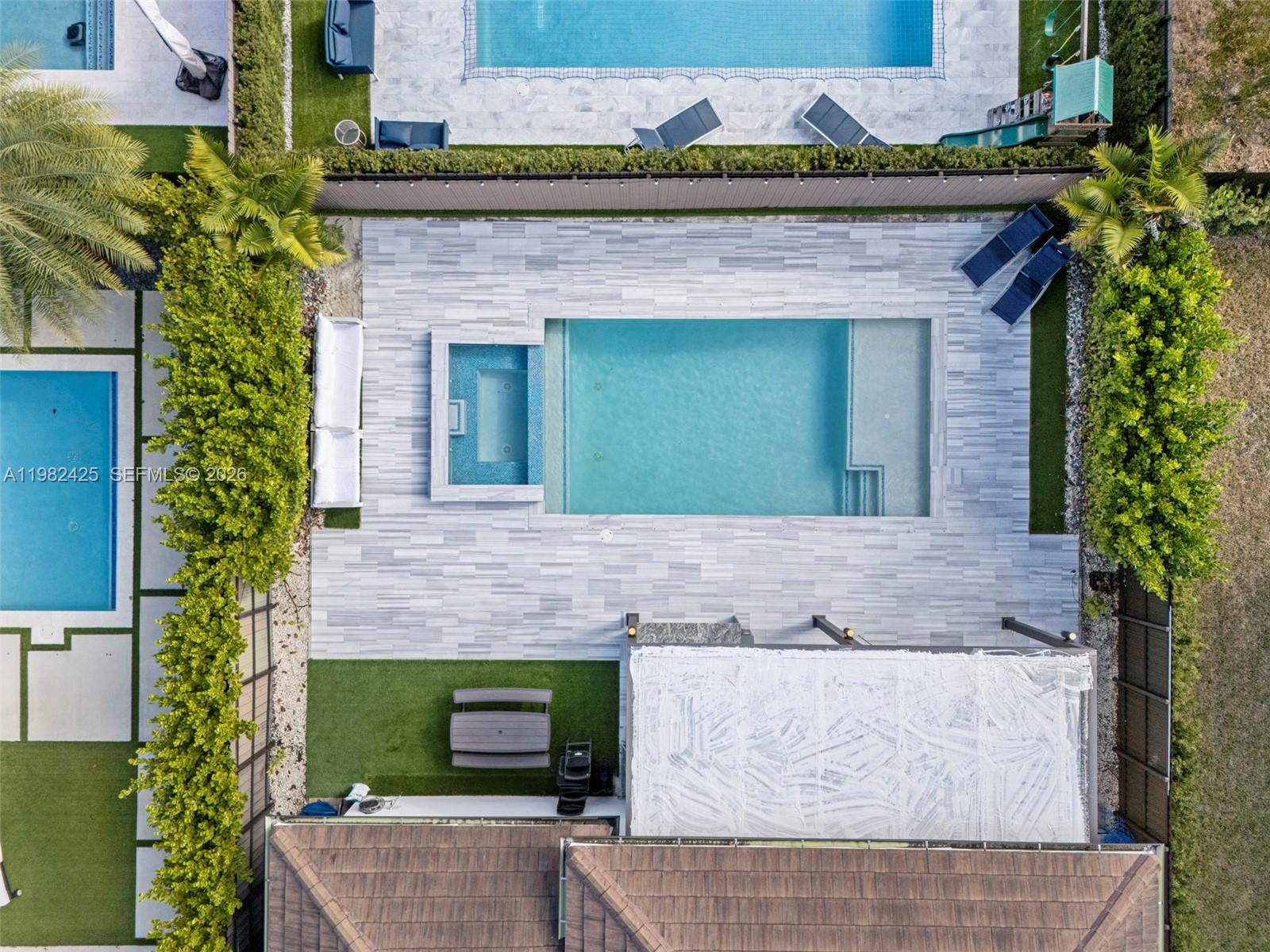 CORAL WAY BY LUXCOM - Residential