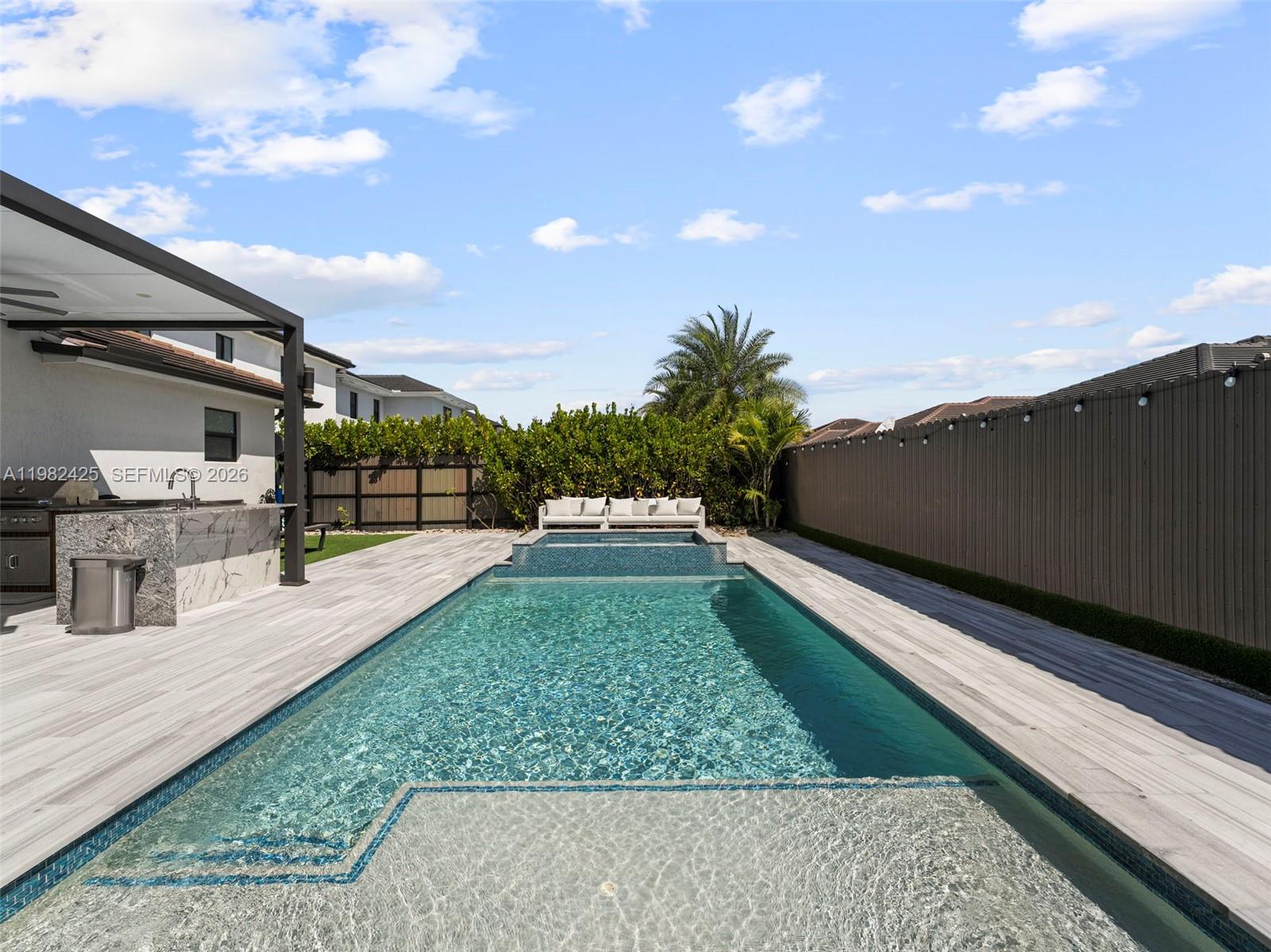 CORAL WAY BY LUXCOM - Residential