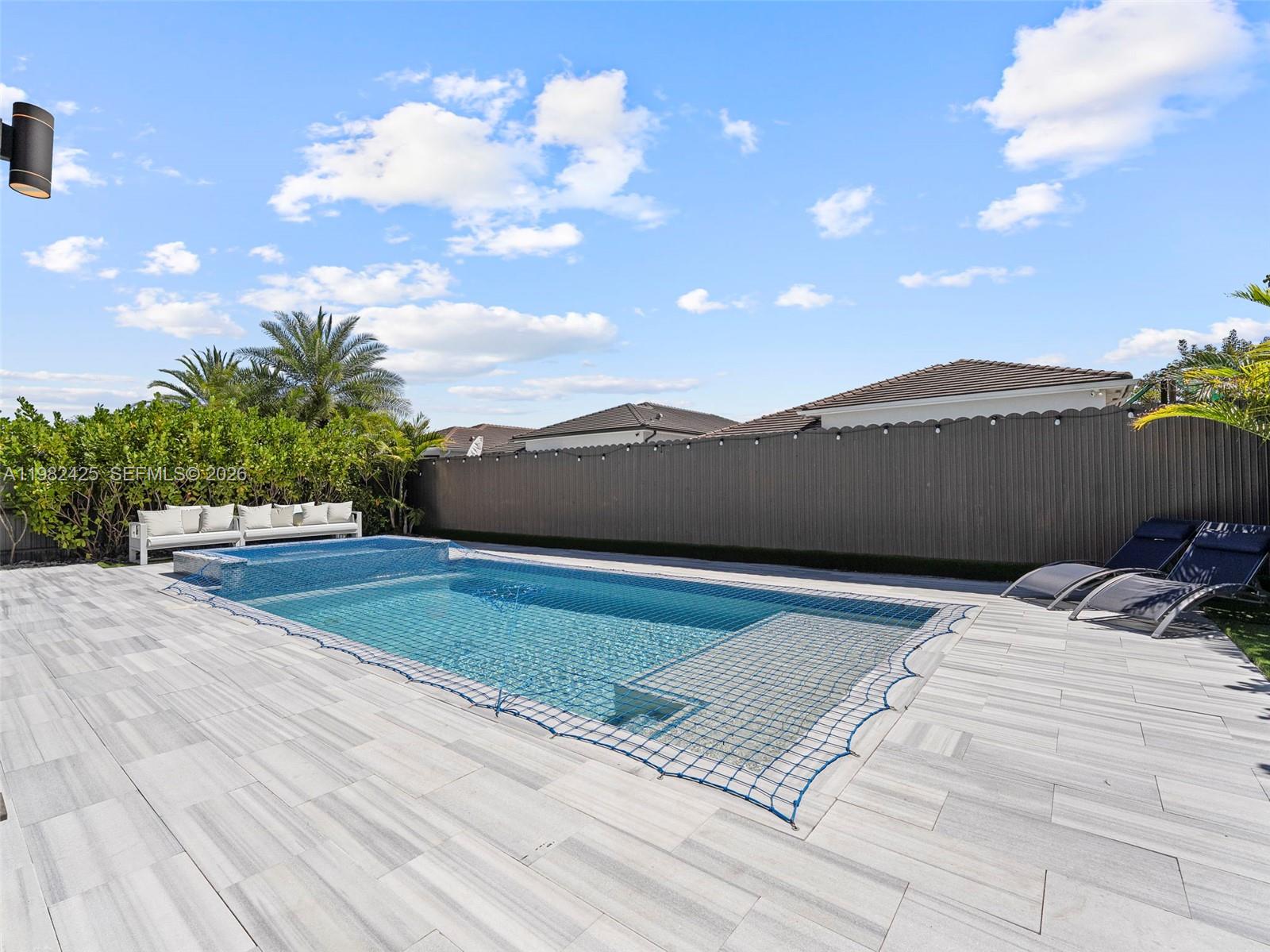 CORAL WAY BY LUXCOM - Residential