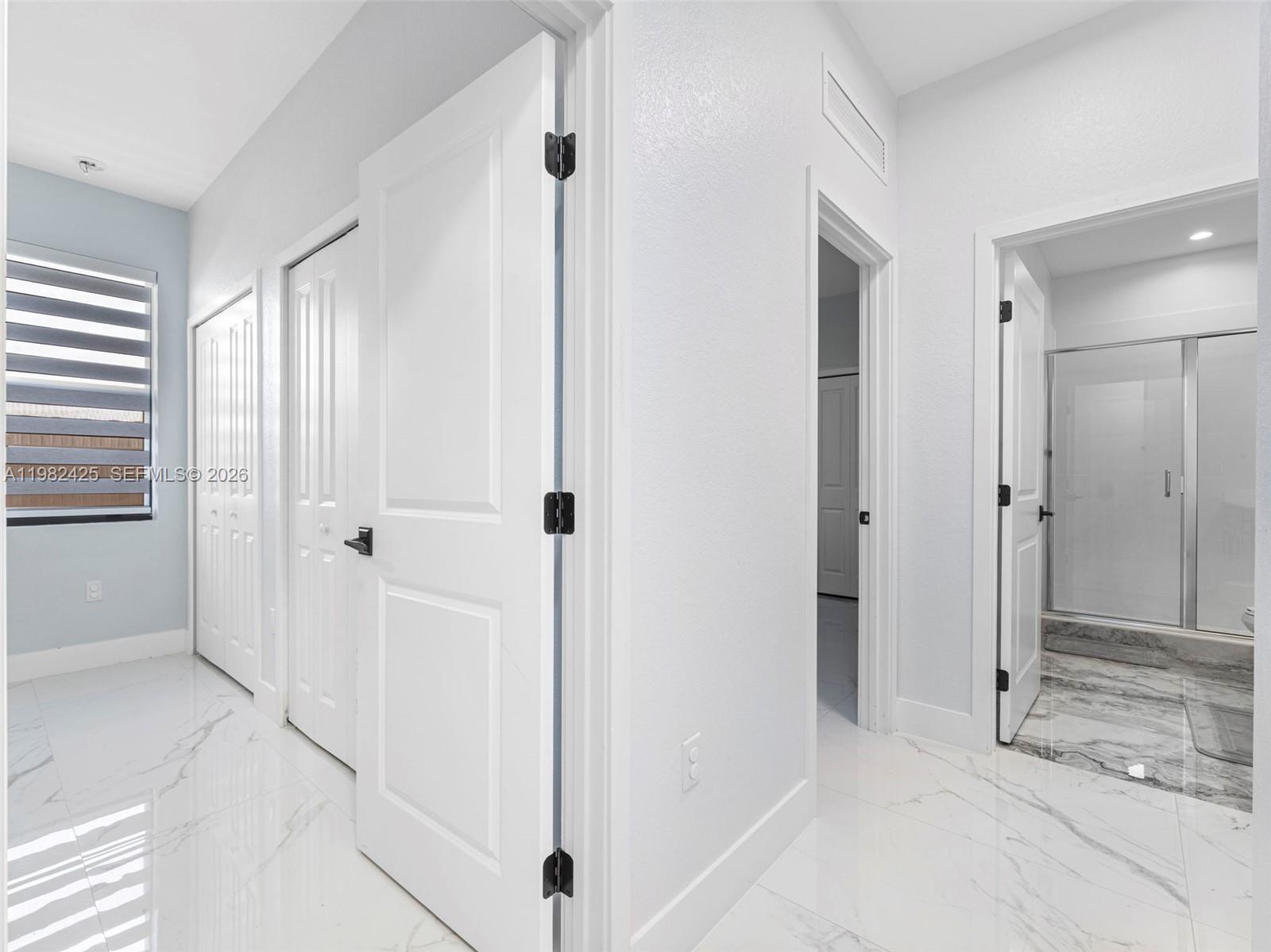 CORAL WAY BY LUXCOM - Residential