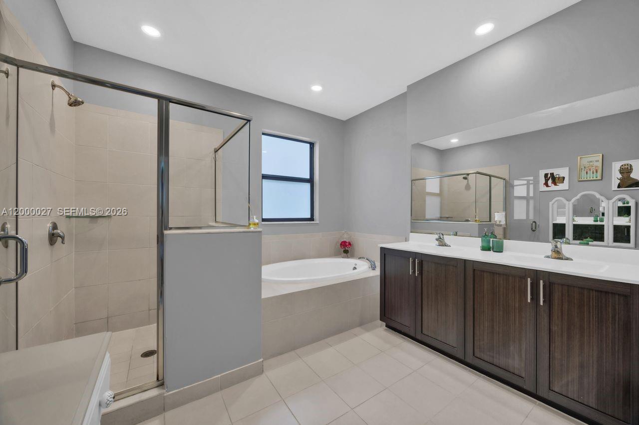 S ALLAPATTAH GARDENS - Residential
