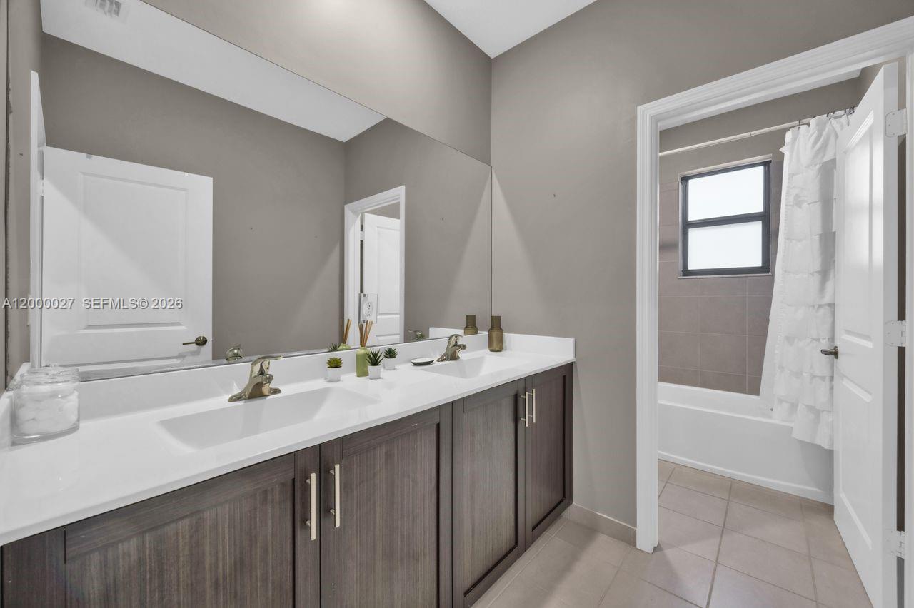 S ALLAPATTAH GARDENS - Residential