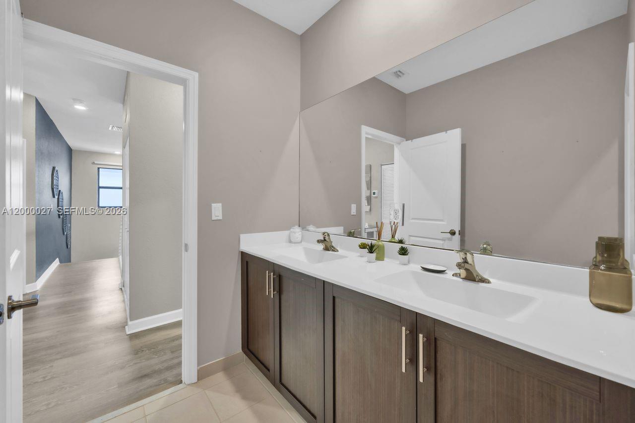 S ALLAPATTAH GARDENS - Residential