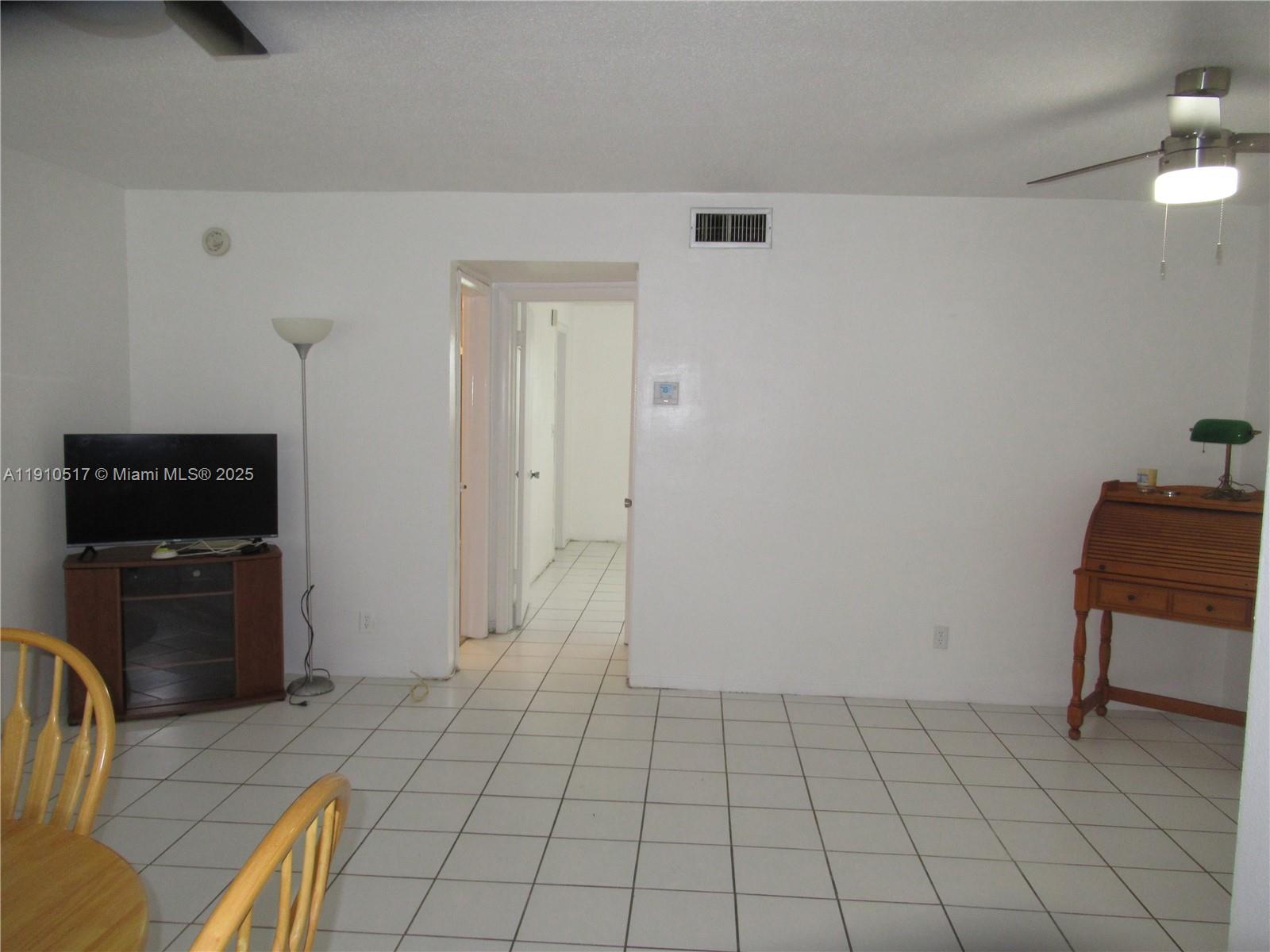 PARADISE VILLAS CONDO - Residential Lease